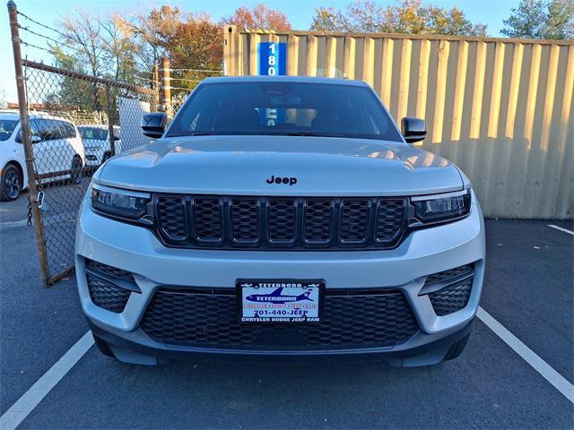 new 2024 Jeep Grand Cherokee car, priced at $47,030