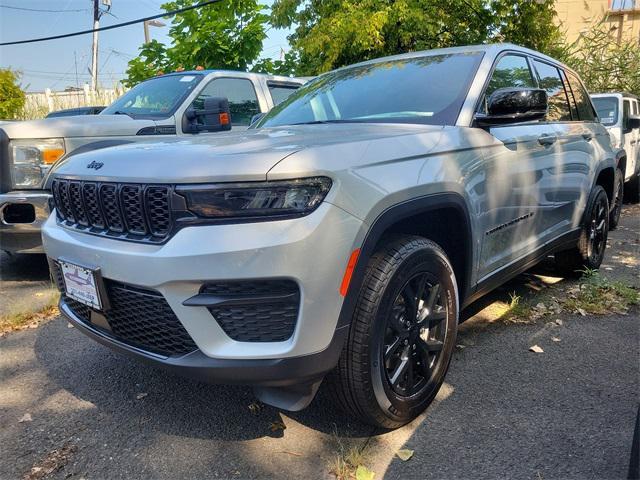 new 2024 Jeep Grand Cherokee car, priced at $47,530