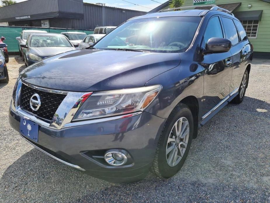 used 2014 Nissan Pathfinder car, priced at $10,895