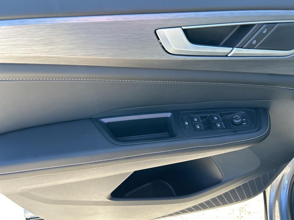 new 2026 Volkswagen Atlas Cross Sport car, priced at $41,268