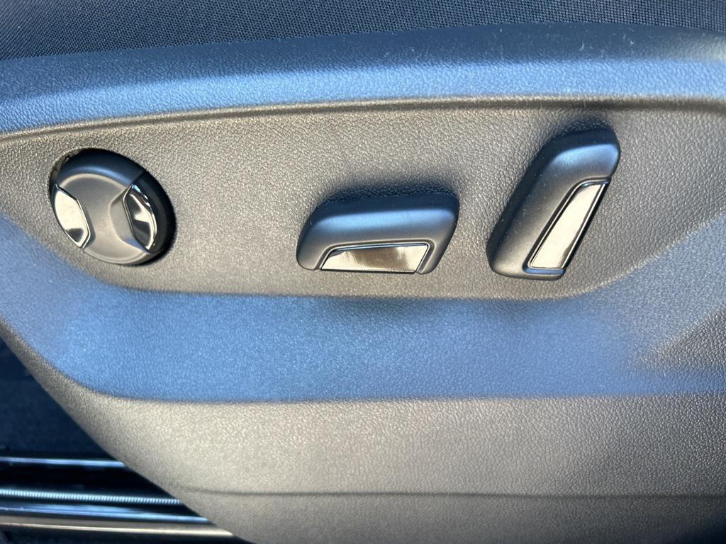 new 2026 Volkswagen Atlas Cross Sport car, priced at $41,268