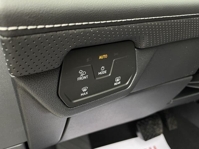 new 2025 Volkswagen Atlas car, priced at $42,241