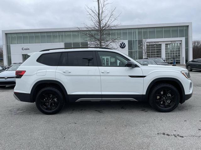 new 2025 Volkswagen Atlas car, priced at $47,404