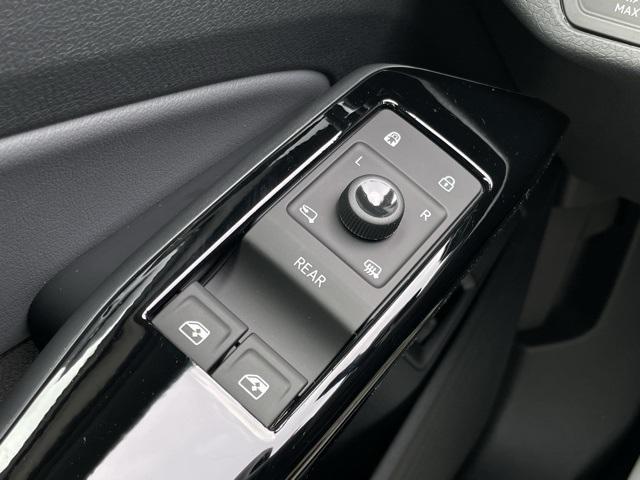 new 2025 Volkswagen ID.4 car, priced at $52,964