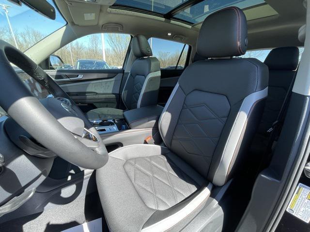 new 2025 Volkswagen Atlas car, priced at $44,904