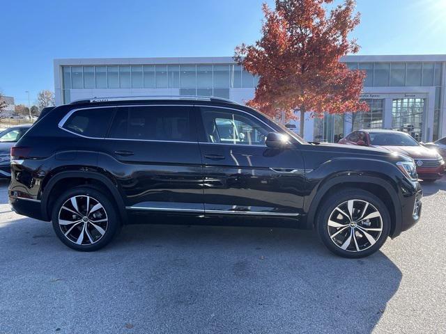 new 2025 Volkswagen Atlas car, priced at $55,626