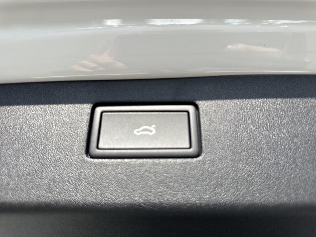 new 2025 Volkswagen Tiguan car, priced at $36,526