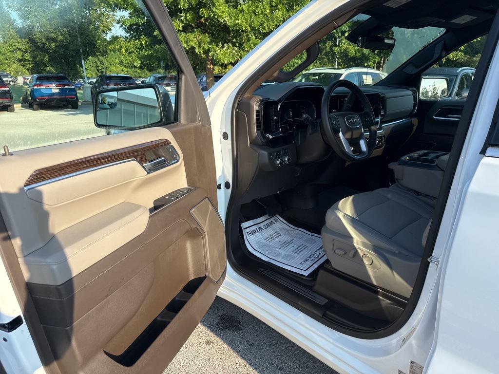 used 2024 GMC Sierra 1500 car, priced at $43,900