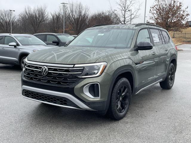 new 2025 Volkswagen Atlas car, priced at $48,002