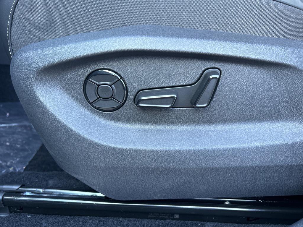 new 2026 Volkswagen Tiguan car, priced at $39,285