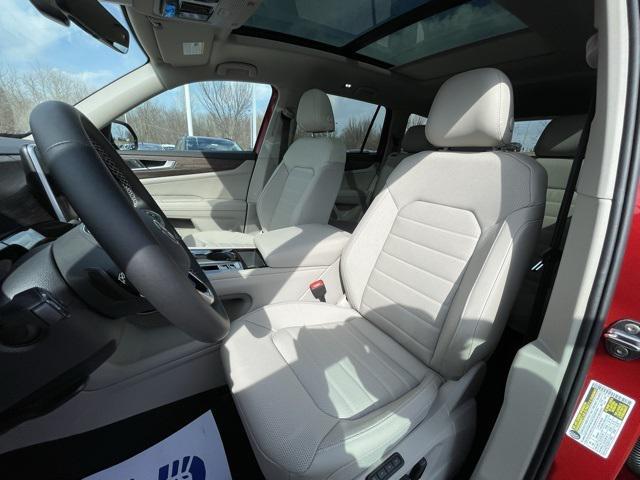 new 2025 Volkswagen Atlas car, priced at $47,009