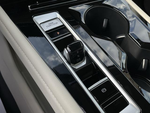 new 2025 Volkswagen Atlas car, priced at $47,009