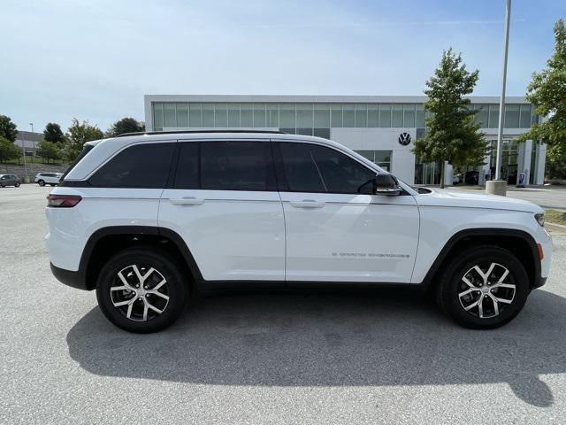 used 2024 Jeep Grand Cherokee car, priced at $39,995