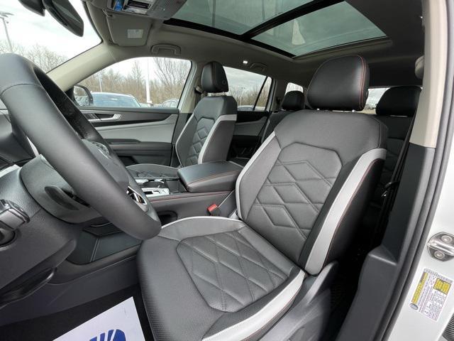 new 2025 Volkswagen Atlas car, priced at $44,904