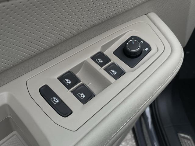 new 2025 Volkswagen Atlas car, priced at $45,990