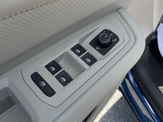 new 2025 Volkswagen Atlas car, priced at $52,009