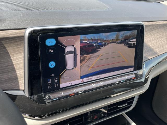 new 2025 Volkswagen Atlas car, priced at $52,009