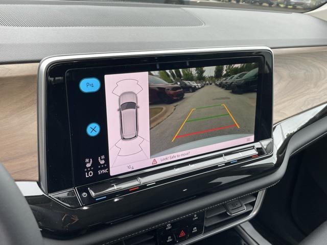 new 2025 Volkswagen Atlas car, priced at $43,963