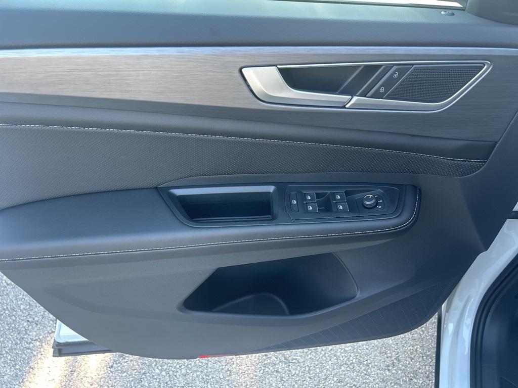 new 2026 Volkswagen Atlas Cross Sport car, priced at $41,705