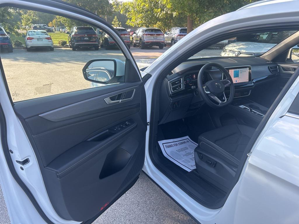 new 2026 Volkswagen Atlas Cross Sport car, priced at $41,705