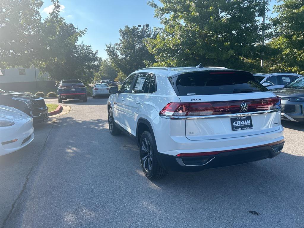 new 2026 Volkswagen Atlas Cross Sport car, priced at $41,705