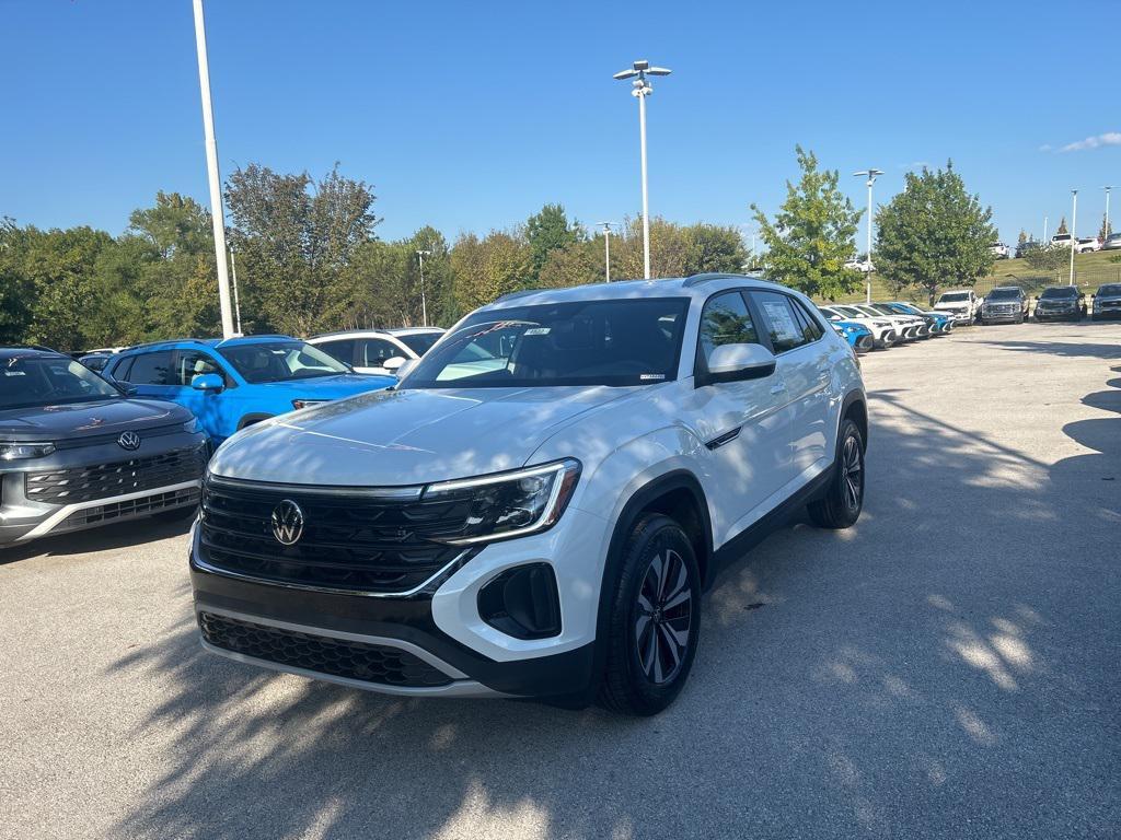 new 2026 Volkswagen Atlas Cross Sport car, priced at $41,705