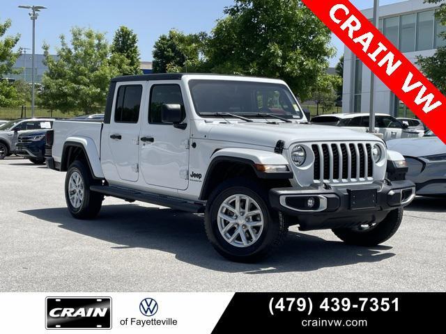 used 2023 Jeep Gladiator car, priced at $31,139