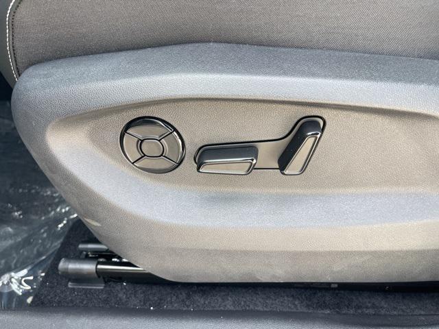 new 2025 Volkswagen Tiguan car, priced at $38,788