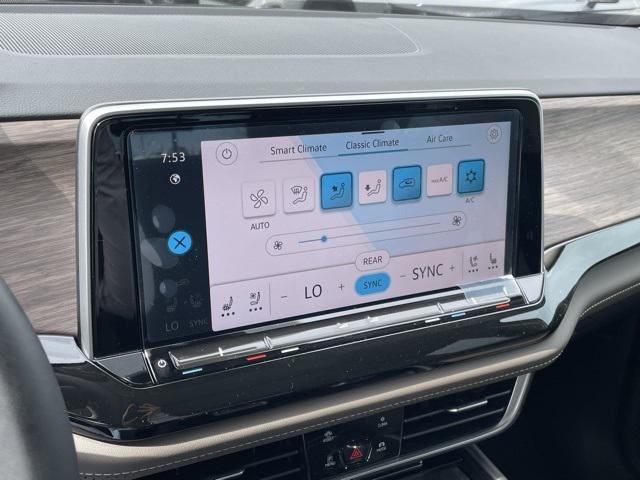 new 2025 Volkswagen Atlas car, priced at $46,572