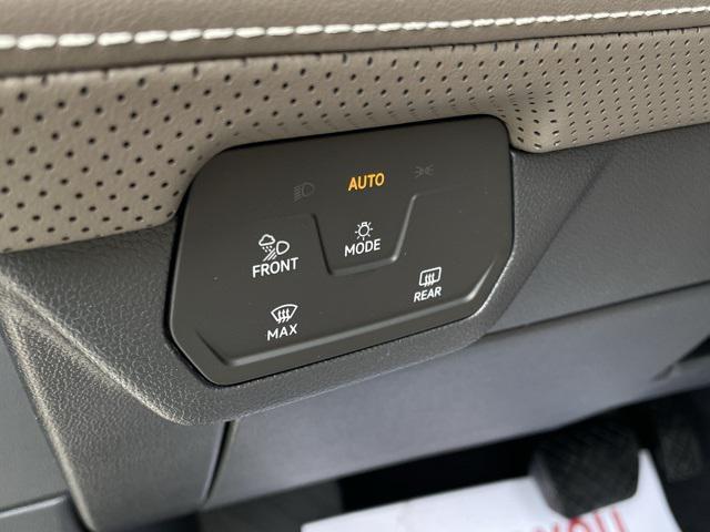 new 2025 Volkswagen Atlas car, priced at $46,572