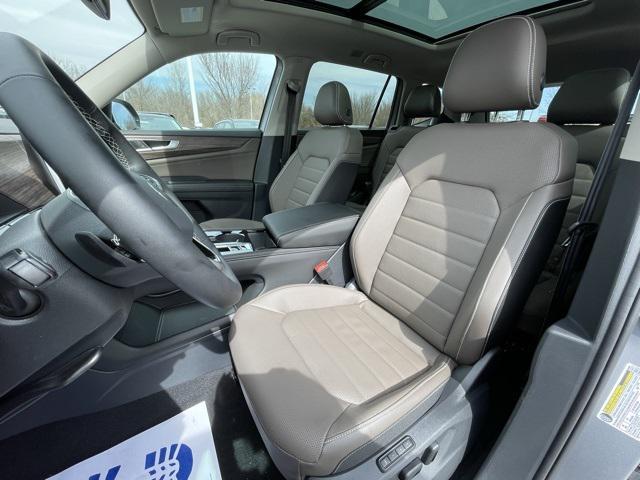 new 2025 Volkswagen Atlas car, priced at $46,572