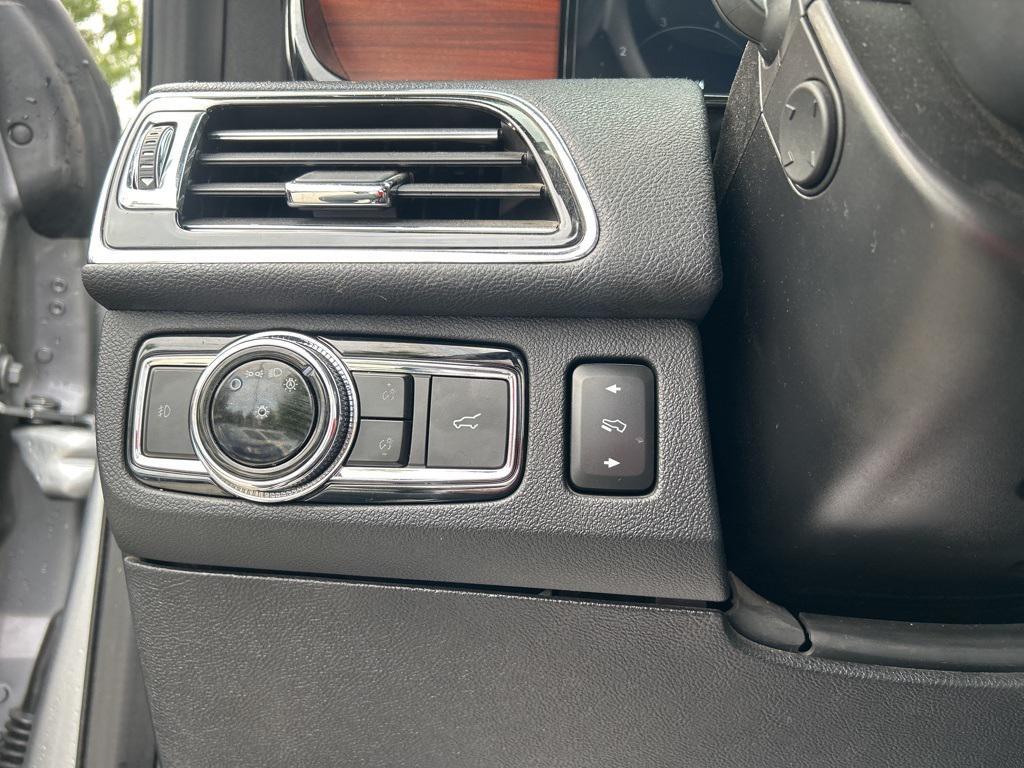 used 2020 Lincoln Navigator car, priced at $45,375