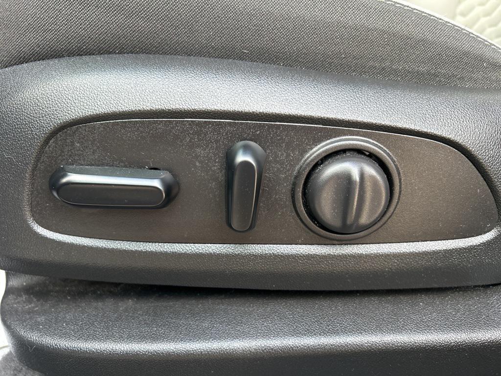 used 2020 Chevrolet Equinox car, priced at $17,356