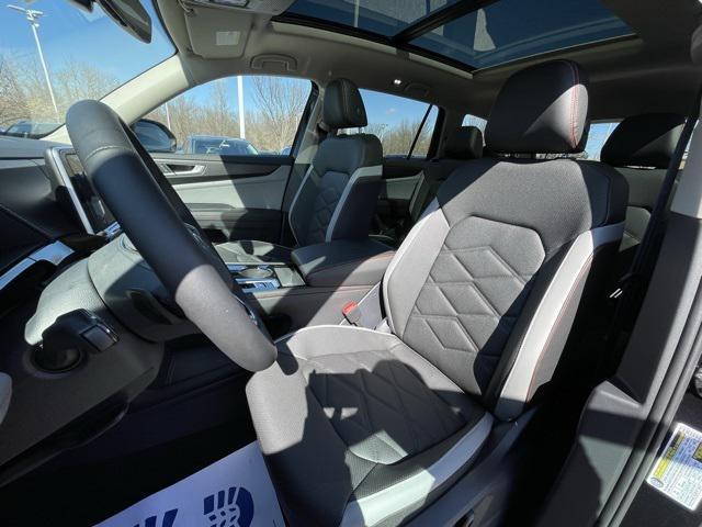 new 2025 Volkswagen Atlas car, priced at $44,904