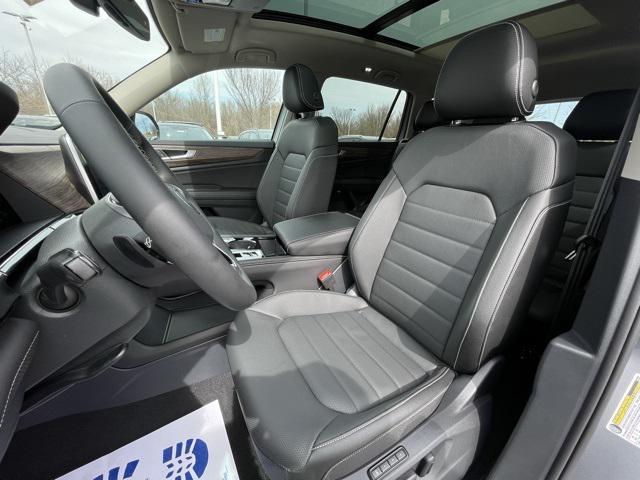 new 2025 Volkswagen Atlas car, priced at $46,572