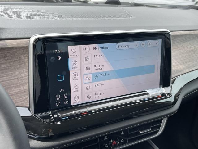 new 2025 Volkswagen Atlas car, priced at $46,572