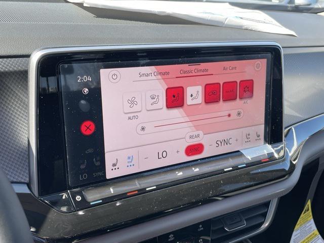 new 2025 Volkswagen Atlas car, priced at $43,904