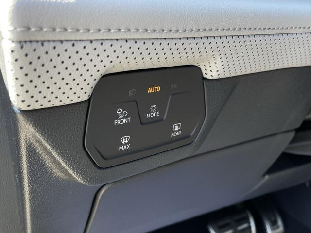 new 2025 Volkswagen Atlas car, priced at $43,904