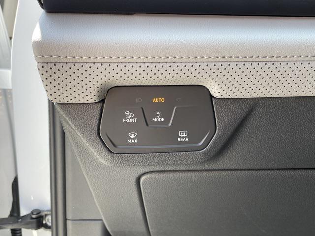 new 2025 Volkswagen Atlas car, priced at $42,154