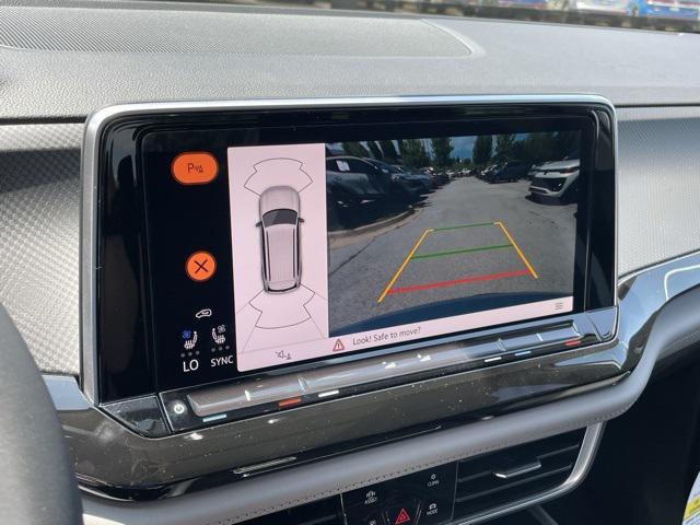 new 2025 Volkswagen Atlas car, priced at $42,154