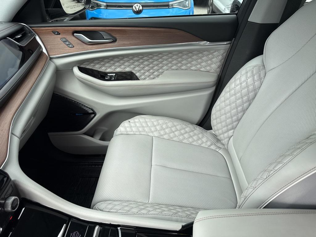 used 2022 Jeep Grand Cherokee 4xe car, priced at $33,000