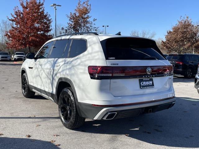 new 2025 Volkswagen Atlas car, priced at $48,002