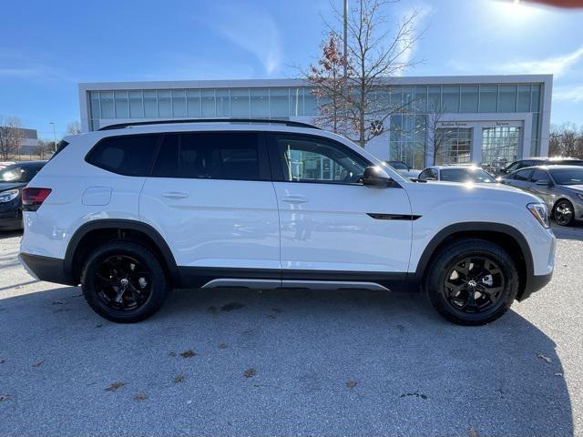 new 2025 Volkswagen Atlas car, priced at $48,002