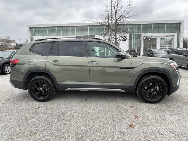 new 2025 Volkswagen Atlas car, priced at $47,404