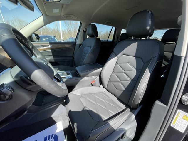 new 2025 Volkswagen Atlas car, priced at $36,774