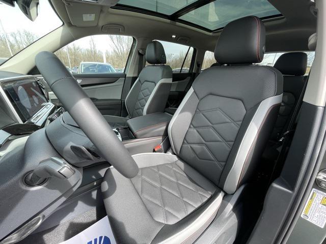 new 2025 Volkswagen Atlas car, priced at $44,904