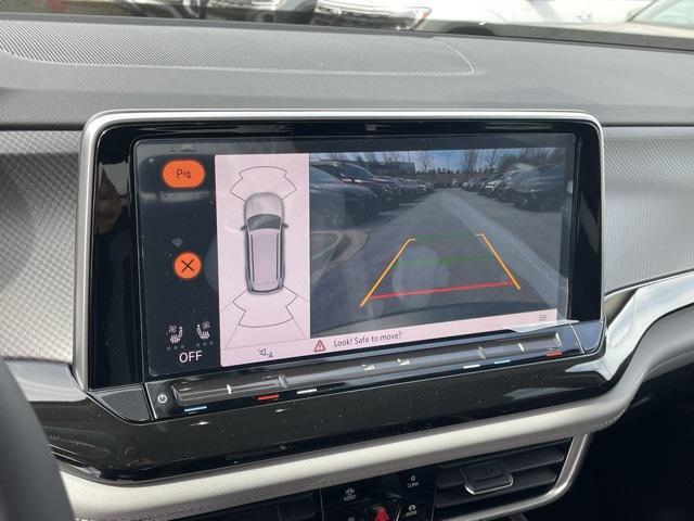 new 2025 Volkswagen Atlas car, priced at $44,904