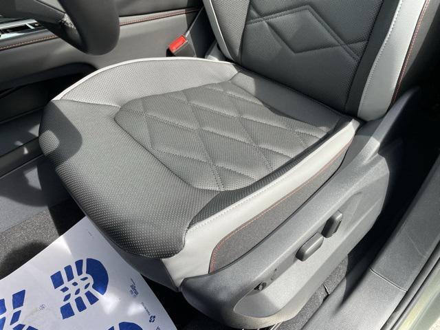 new 2025 Volkswagen Atlas car, priced at $44,904