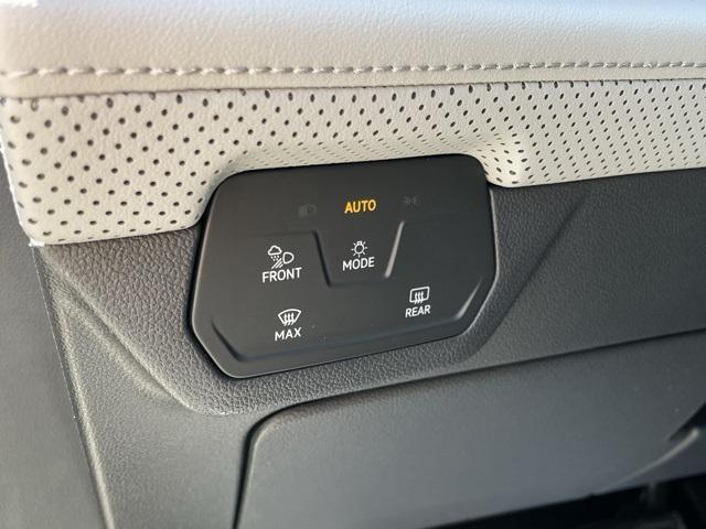 new 2025 Volkswagen Atlas car, priced at $46,852