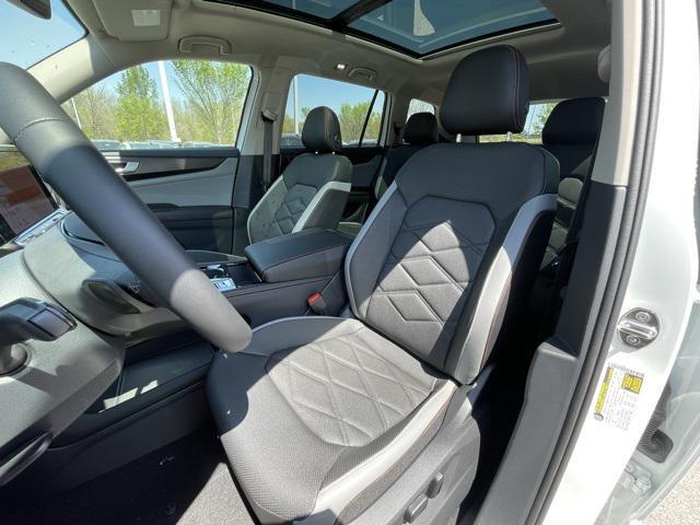 new 2025 Volkswagen Atlas car, priced at $46,002